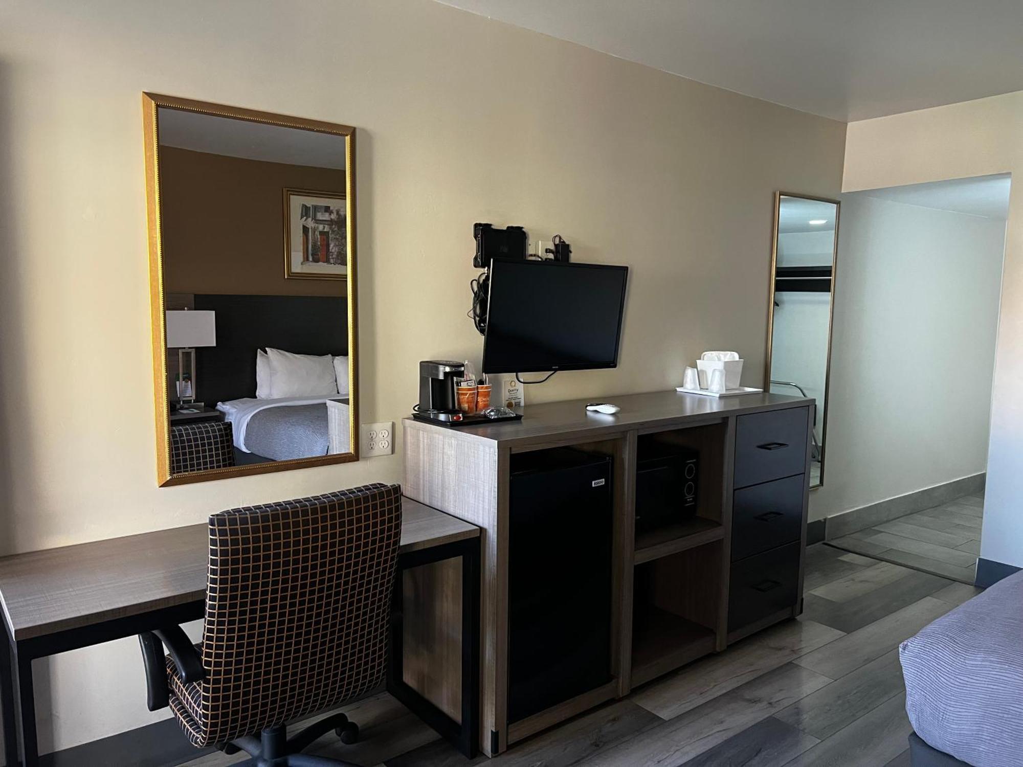 Quality Inn & Suites Goodyear - Phoenix West Ngoại thất bức ảnh