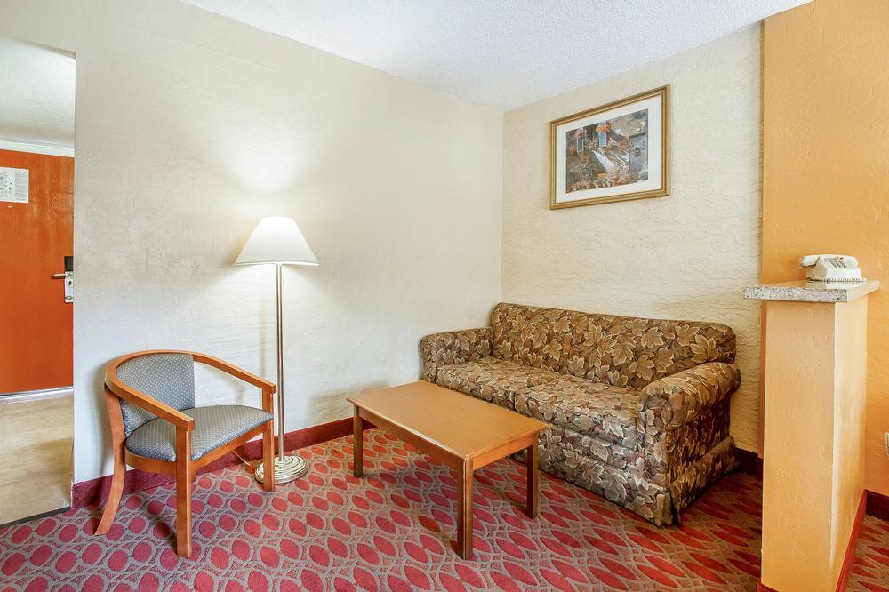 Quality Inn & Suites Goodyear - Phoenix West Ngoại thất bức ảnh